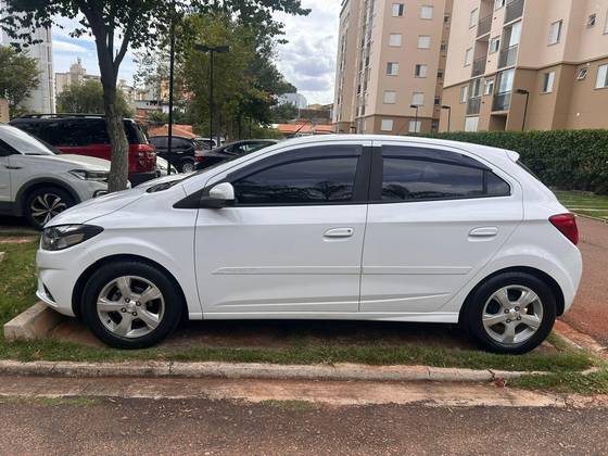 CHEVROLET ONIX 1.4 MPFI LT 8V FLEX 4P AUTOMÁTICO